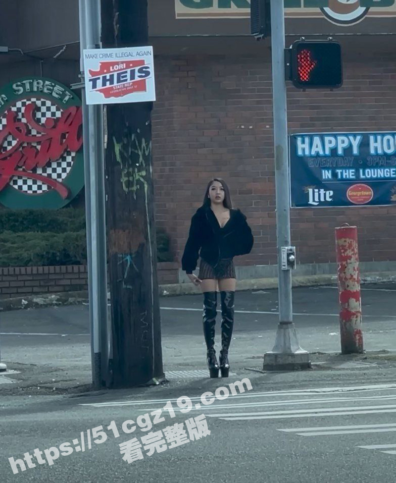 国外街头惊现移动炮房 依维柯里玩大洋马 圆你车震梦 简直不要太爽！ - 51吃瓜网-51吃瓜网