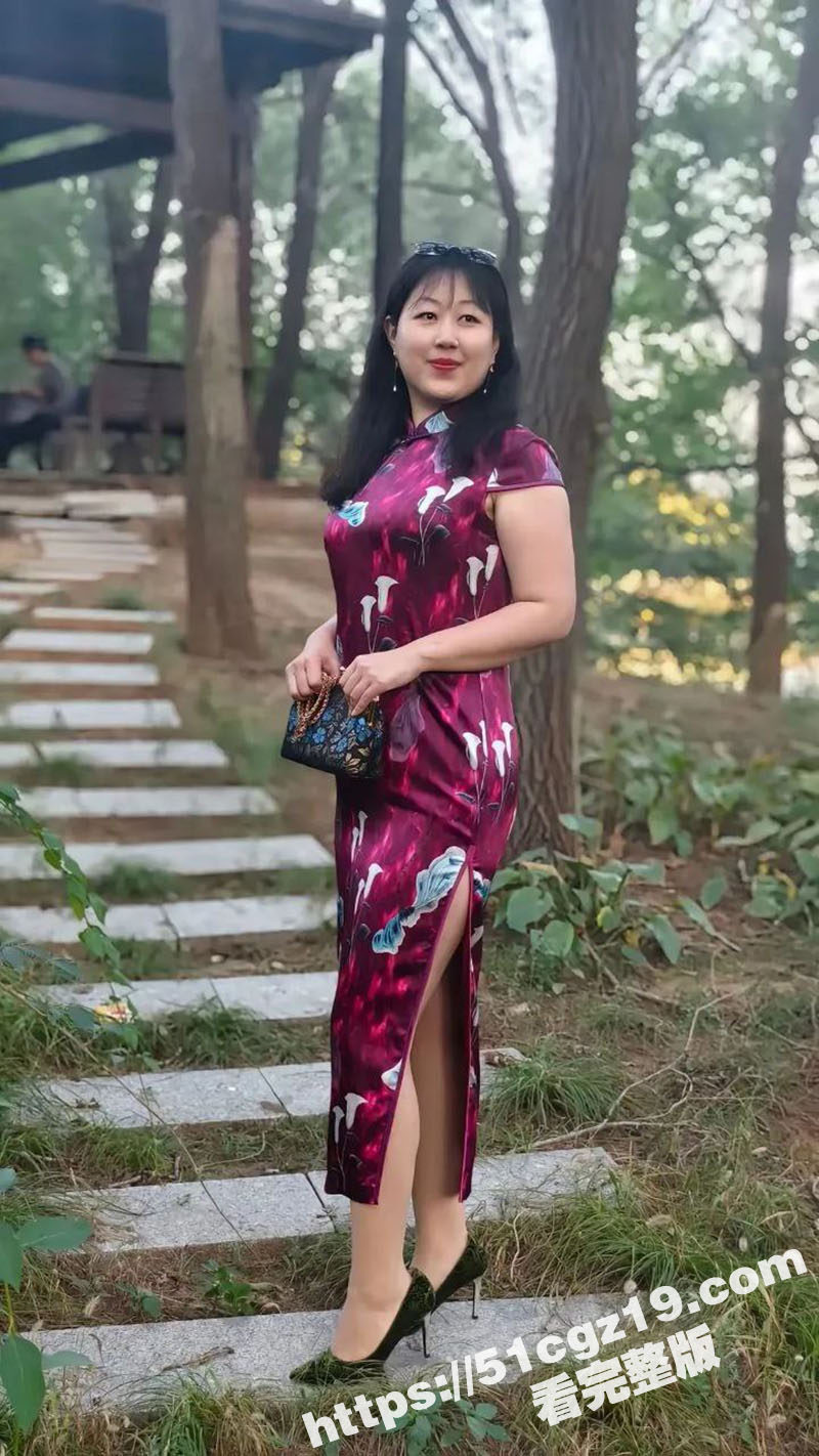 淫妻绿帽博主 钢蹦和毛票 带熟女骚妻约炮单男 大屌前后夹击 内射骚穴淫荡至极 - 51吃瓜网-51吃瓜网