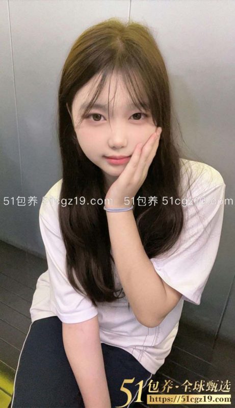 51包养 高端外围 | WHN030601 长沙艺术生处女待开苞 质量保真 假一赔十-51吃瓜网