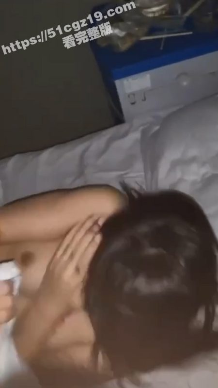 山东济宁某村书记儿子 周恒 勾搭有妇之夫程妍妍 被其未婚夫暴揍缝21针 俩人死不悔改医院偷情又被捉奸在床！-51吃瓜网