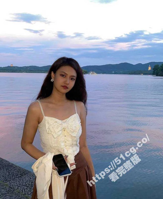 西安很骚的母狗 林希 求无底线羞辱 喜欢被大鸡吧狠狠操！-51吃瓜网