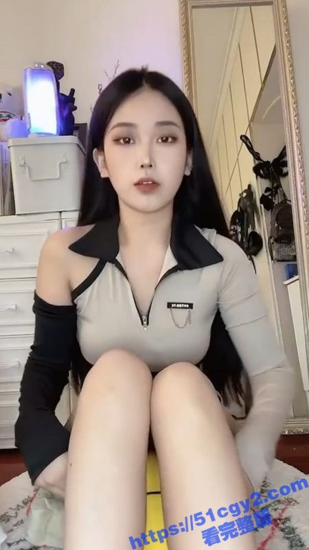 高颜值御姐网红 椰子水 私拍福利流出 直播大秀黑丝美腿 模拟足交代入感极强！-51吃瓜网