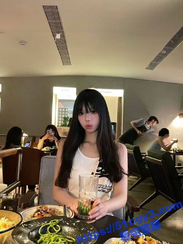 江西小太妹 周芳霞 不雅私拍泄露 长腿玉足诱惑不断 全裸自慰只为取悦金主 骚气十足！-51吃瓜网