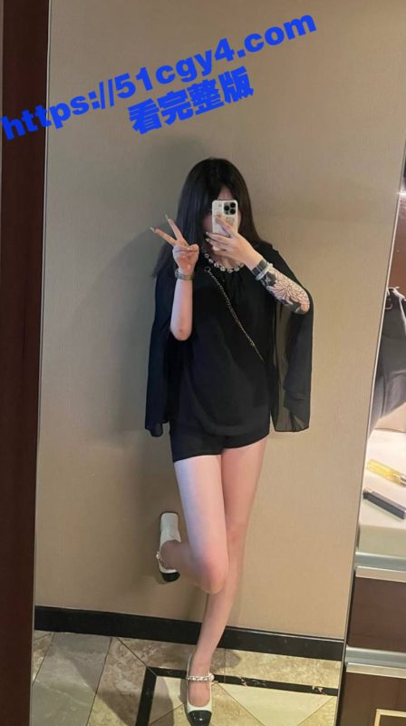 江西南昌交通学院 吴柯彤 与金主爸爸做爱视频泄密 花臂满背精神小妹 牵着狗链跪地舔屌 母狗范儿十足！-51吃瓜网