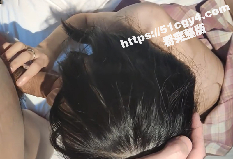 醉酒学生妹被男友带到酒店开苞 青涩少女口技生疏 无套后入口爆吞精 成功踏上母狗之路-51吃瓜网