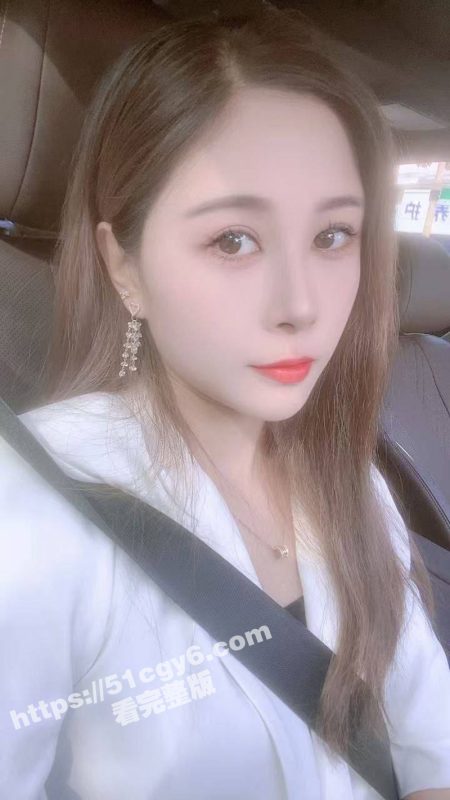 瓜友真实约炮高颜值已婚小少妇 极品人妻上位骑乘疯狂榨精 蕾丝罩罩显得格外诱人！-51吃瓜网