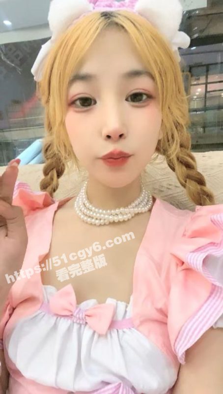 超人气美少女萝莉 户外公厕卖骚露出 白虎馒头逼完全展示在镜头下！-51吃瓜网