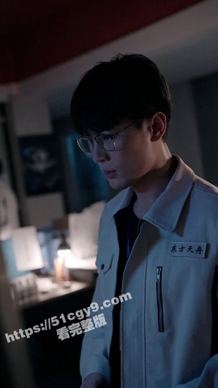 每日短剧《被裁员后我反手造火箭》张天耀凭借不屈不挠的精神 成功制造并发射火箭！-51吃瓜网