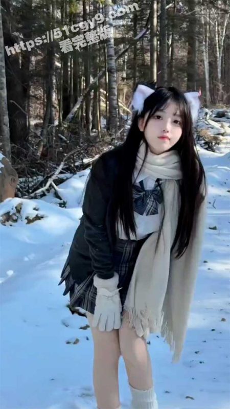 抖音高颜值反差网红 天降之雯 网络上清纯可爱小甜妹 现实里每天换一个男模 难道女人有钱也会变坏吗？-51吃瓜网