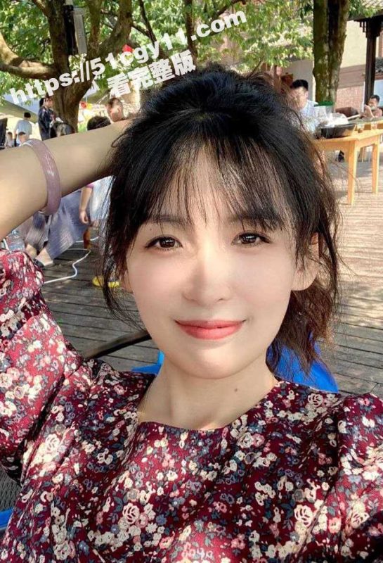 湖北公务员 荣琳琳 网调视频被曝 美艳人妻露脸裸聊自慰 抠出淫水竟放嘴中吸吮 淫语不断反差至极！-51吃瓜网