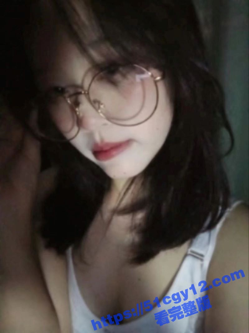 北京大一学生 杨淑瑶 网调视频曝光 年纪不大奶子倒是不小 道具插逼自慰反差十足！ - 51吃瓜网-51吃瓜网