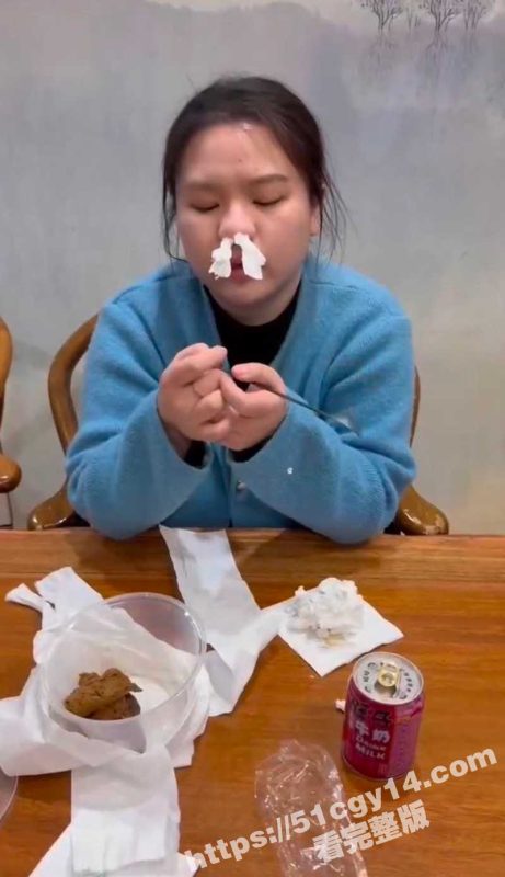 猎奇大赏！小仙女自信高价点男模被操爽后 发现没钱结账自愿吃屎抵账！-51吃瓜网