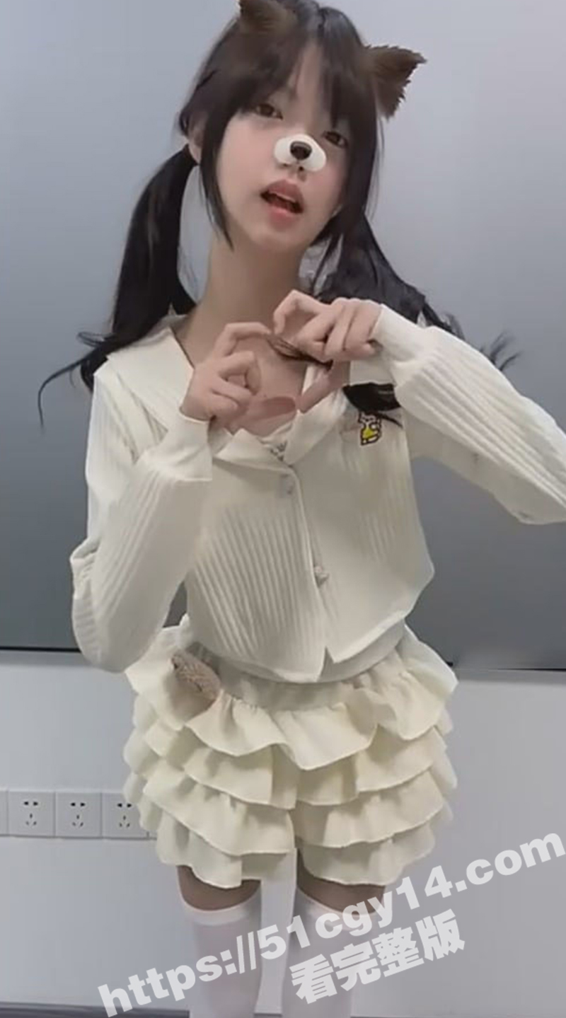 火爆全网的和服女孩 莹莹哦u 顶级白幼瘦身材 粉嫩白虎就是天生的精盆肉便器！ - 51吃瓜网-51吃瓜网