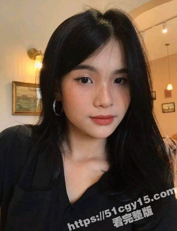 美女大学生模特面试 被大神冒充机器人诱骗 脱光衣服展示身材和私密部位 娇嫩酮体诱惑十足！-51吃瓜网