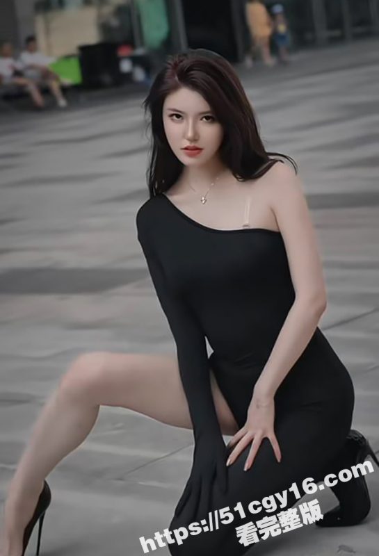 抖音网红 小乌苏Tina 参加活动遭保安咸猪手爆菊 肥臀乱颤却丝毫不慌 一看就是被摸多麻痹了！-51吃瓜网