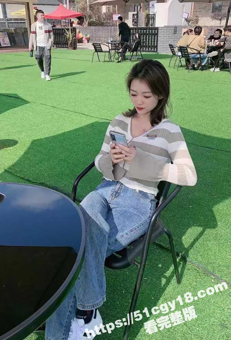 推特恋足大佬约炮超美女神 有逼不操只玩足交！玉足挑逗肉棒 踩踏呻吟不断 恋足控福音！ - 51吃瓜网-51吃瓜网