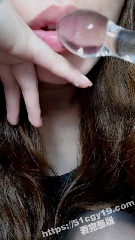 御姐网黄 闵儿 演绎母子乱伦 黑丝诱惑淫语挑逗 骚逼被多种自慰器轮番伺候高潮不停！-51吃瓜网