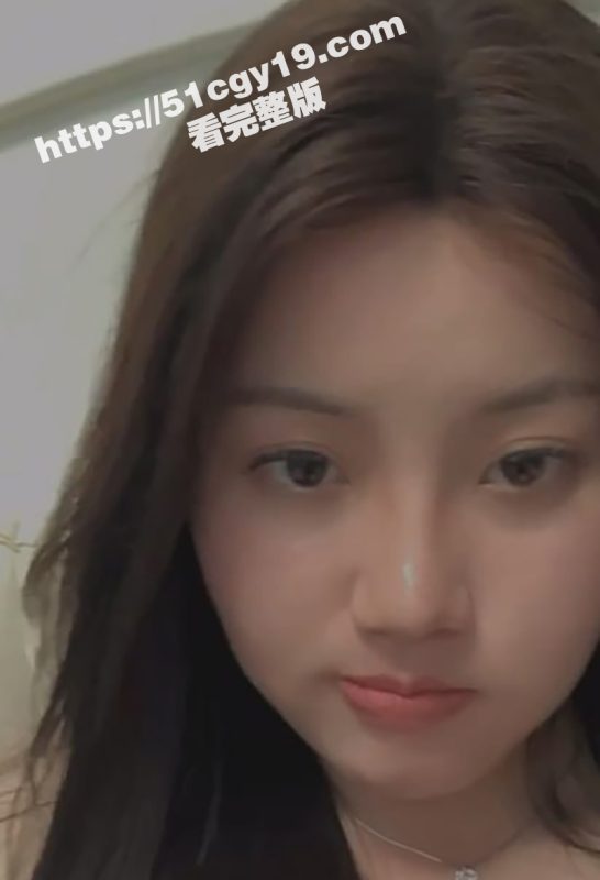 抖音网红 小羽 不雅视频被曝 颜值超美神似车模张芮尔 为捞金下海裸聊 掰逼揉奶 风骚至极！-51吃瓜网