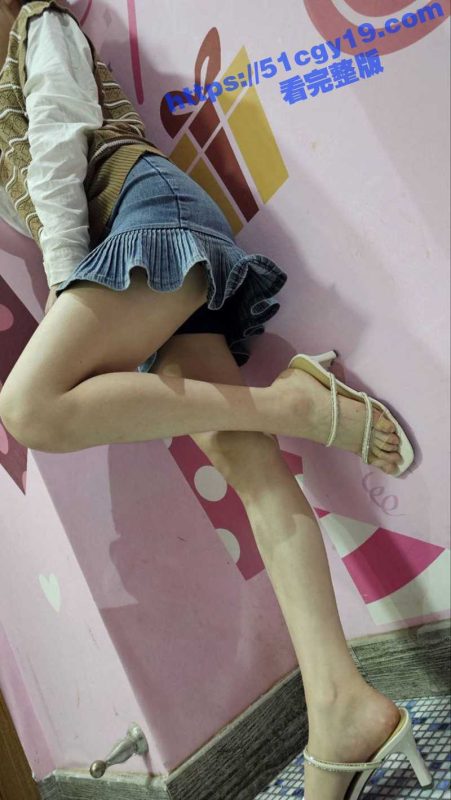 51原创狂情哥哥 上海外滩游玩 酒店里妹妹淫魔上身疯狂吃鸡 打桩后入爆操白浆四溅！-51吃瓜网