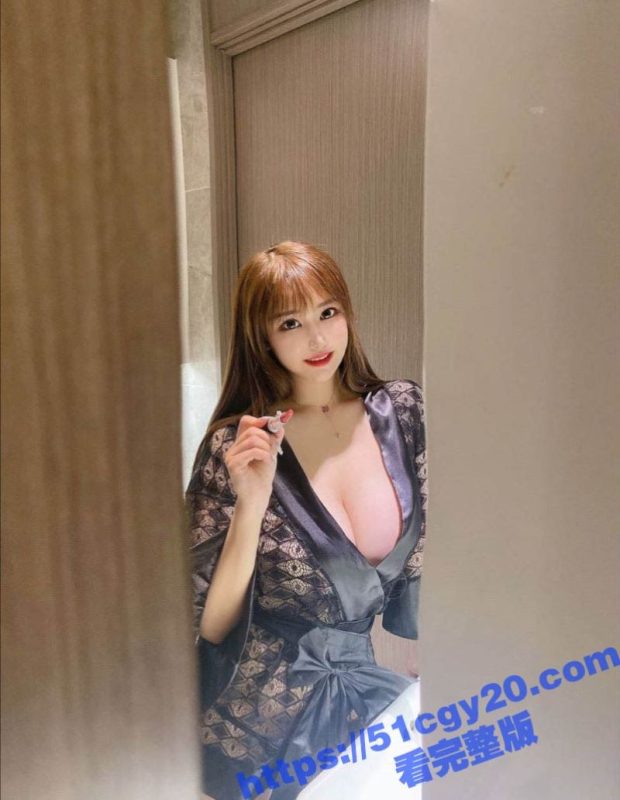 瓜友深夜小区露出野战 骚妻开档丝袜撅肥臀被爆操 娇喘声响彻小区 淫水流了一地相当刺激！-51吃瓜网