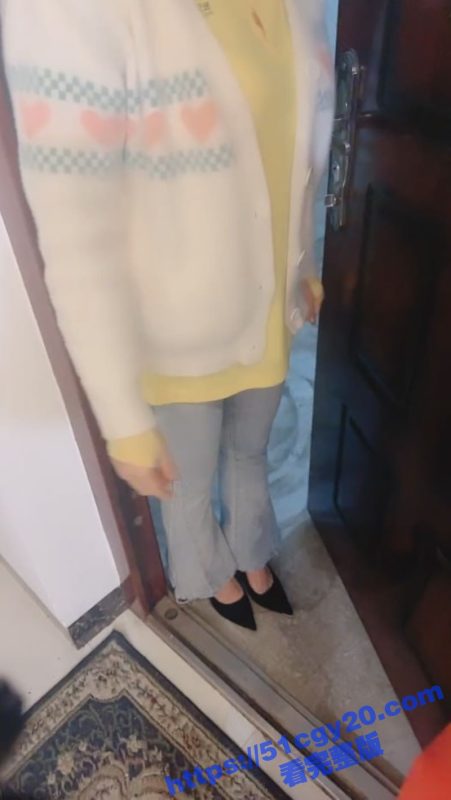 美团女外卖员 送货假屌被客户套路爆操 换上性感红丝撅臀顶跨被大屌深入 各种姿势强行榨取淫水！-51吃瓜网