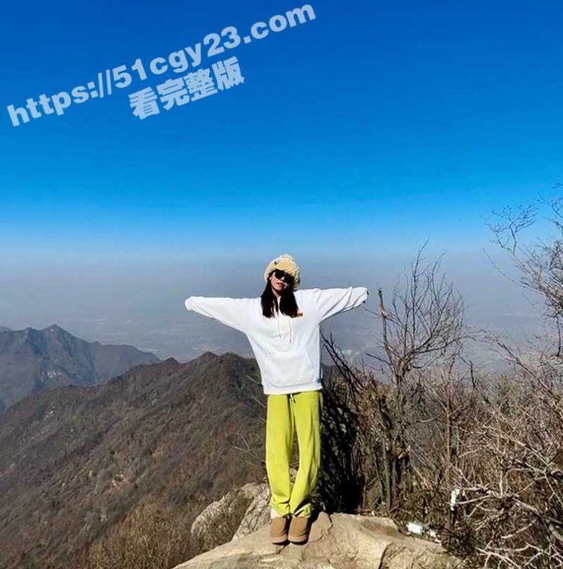 瓜友投稿曝光 陕西27岁小母狗 马上要结婚了还在网上认主人 各种黑丝自慰发骚 又是老实人承受了所有啊！-51吃瓜网