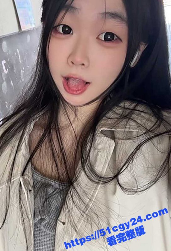 瓜友分享大二清纯女友 朵朵 自慰私拍 性感尤物穿校服扭臀露逼 拍下大量蜜穴特写！-51吃瓜网