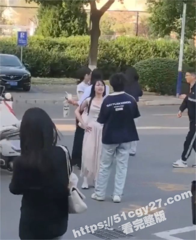 滁州某学院渣男出轨多人 被女友大庭广众之下怒扇耳光 后被曝出男女方竟是双双出轨！-51吃瓜网