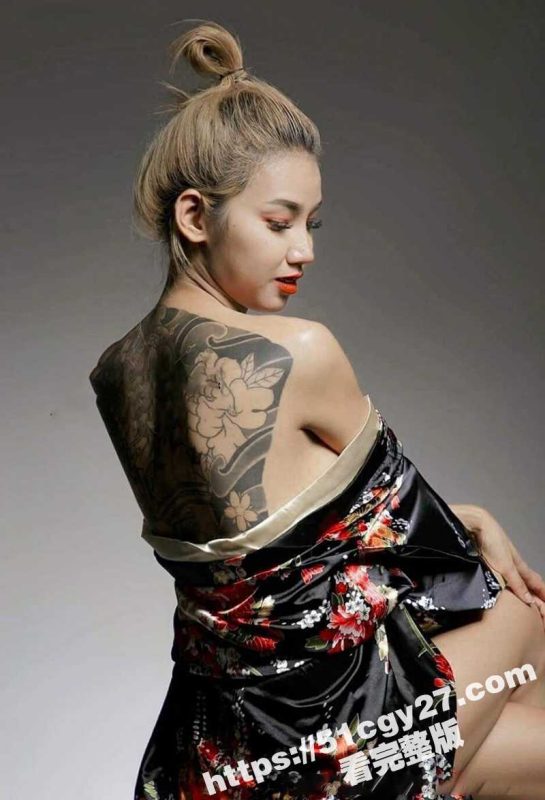 泰国极品尤物 omsomswing 福利合集 满背女神与老外无套4P 双洞齐开掐住脖子打桩爆操!-51吃瓜网