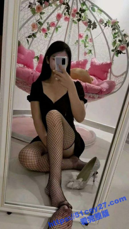 云南大理护理职业学院 张晓庆  电影院翘臀露出黑丝渔网尽显诱惑 嫩穴紧致包裹大屌被操的淫叫连连！-51吃瓜网