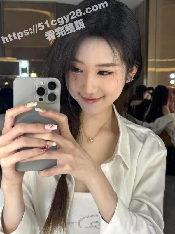 重庆大学极品学妹 徐紫茵 被富二代花重金包养 身材苗条口技一流 堪称最完美的泄欲神器！-51吃瓜网