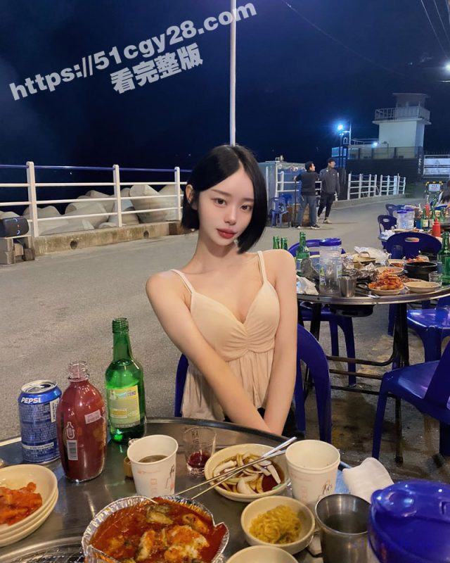 釜山网红 美元曾伊mllnjx 最新热舞福利炸全网 反差女神丁字裤骚舞 火辣到心跳失控！-51吃瓜网