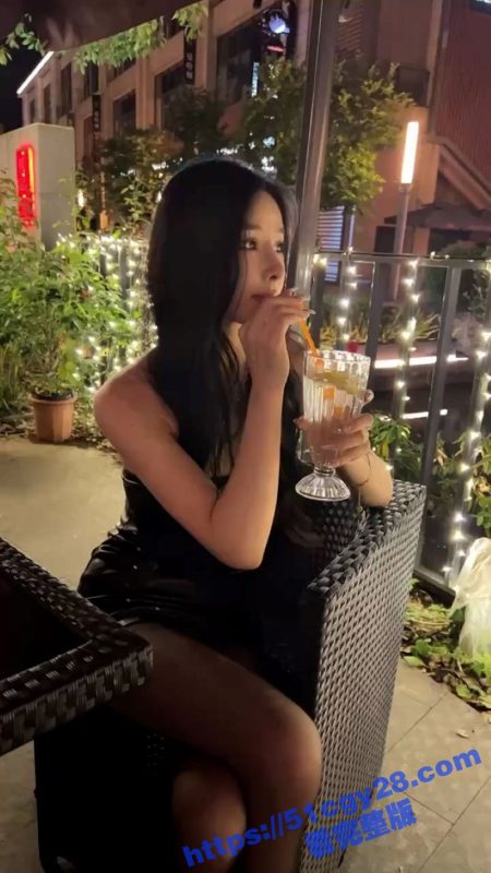 推特 y先生 调教极品御姐网红 黑丝高跟翘臀高撅 深喉吞吐技巧娴熟 狂野肉体碰撞淫液四溢飞溅！-51吃瓜网