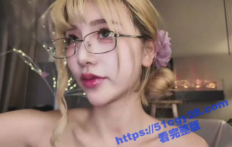 推特福利姬女神 小野猫 自慰喷水视频 顶级翘臀插入闪亮肛塞 震动棒精准刺激阴蒂 喷水如泉！-51吃瓜网