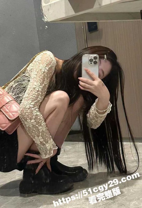 湖南岳阳24岁女生 背着男友拍自慰揉穴视频勾金主 在楼道里掀衣撅臀 被无套后入爆操！-51吃瓜网