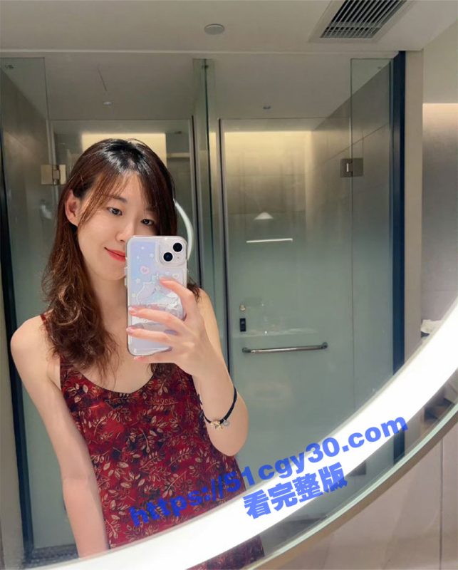 上海金山音乐教师 王璐阳 高颜值眼镜反差婊 自曝淫秽视频与照片主动求操！-51吃瓜网