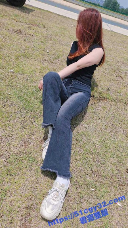 51原创狂情哥哥 河边和妹妹抓螃蟹 妹妹燥热难耐迫不及待跪下吃鸡 后入内射无比风骚！-51吃瓜网