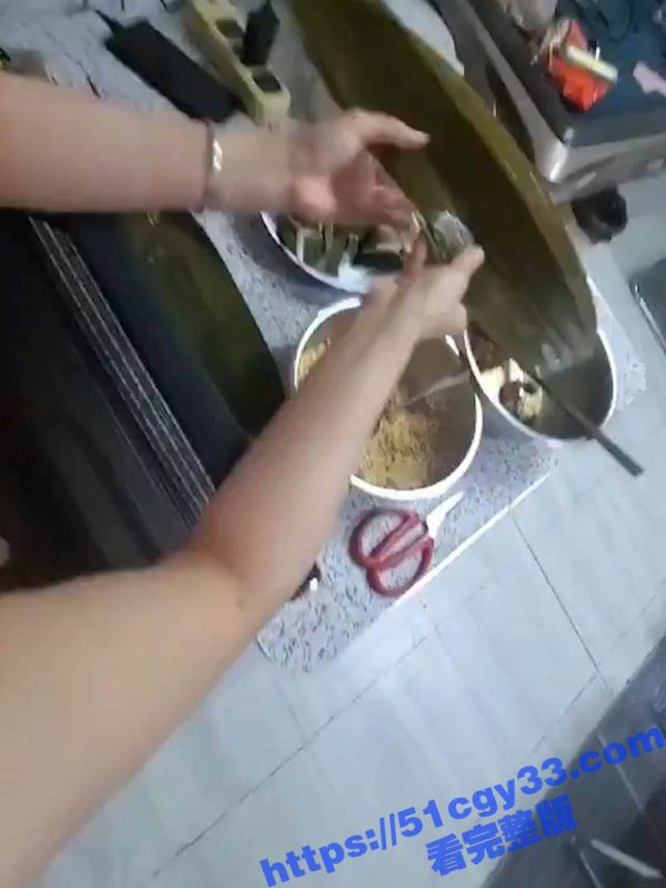 极品御姐网黄 青火 献端午节短片 熟女人妻包粽子 肥臀翘起被后入！祝瓜友们端午安康 人人有b操！-51吃瓜网