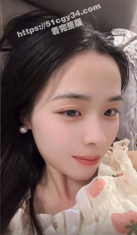 抖音女神级助眠主播 泡芙姐姐 洗澡自慰私拍流出 直播时擦边聊骚 私下更是淫荡反差到极致！-51吃瓜网