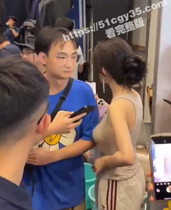 车展肘击大师袭胸事件再次升级!当事人被迅速控制并要求道歉 引发全网热议!-51吃瓜网