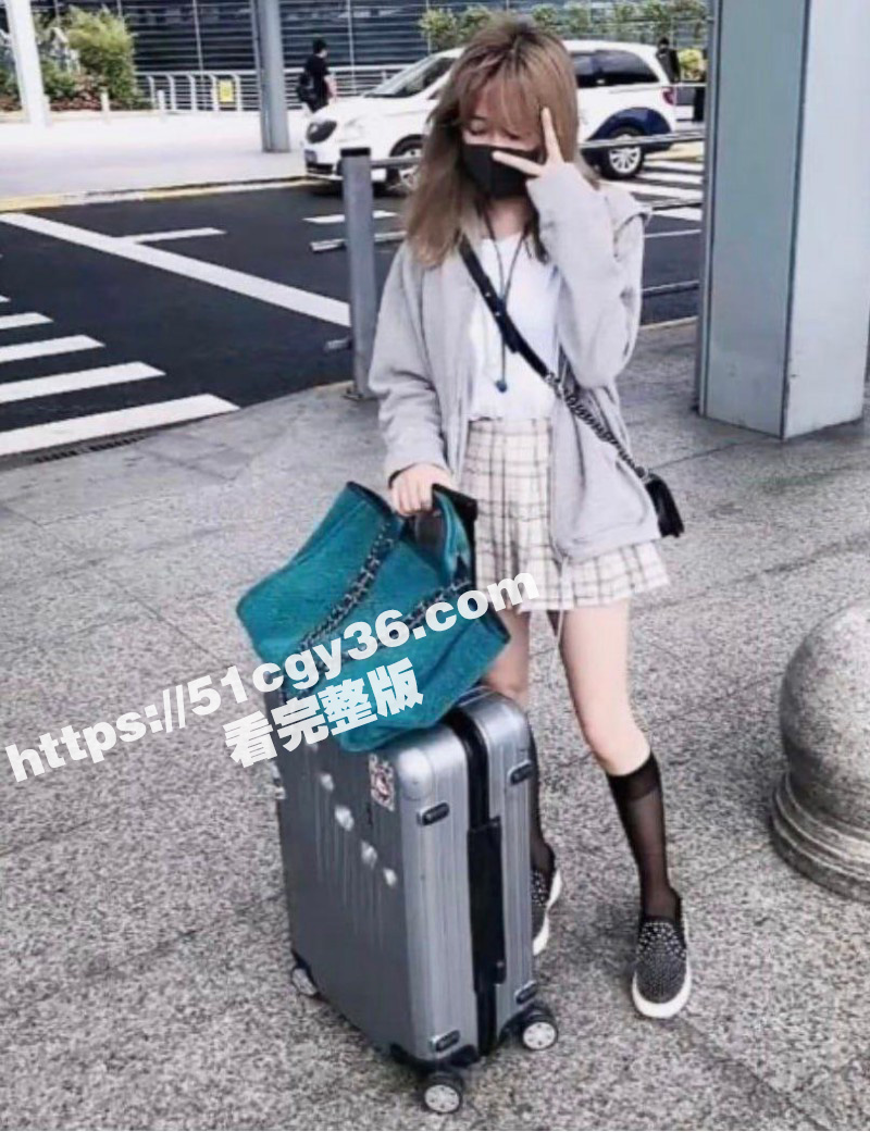 00后金发美少女痴迷网恋 奔现后竟被下药迷奸 按头深喉后入暴操 模样犹如泄欲工具！ - 51吃瓜网-51吃瓜网