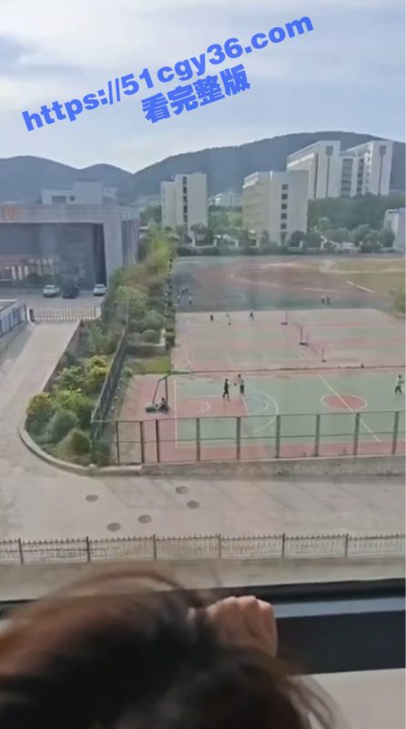 徐州生物医学工程学院 短发少女全裸在教室窗前被男友后入 视频流出全校疯传！-51吃瓜网