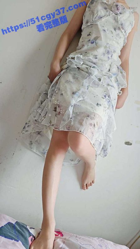 51原创狂情哥哥 出租屋里妹妹勾引哥哥 性感碎花长裙诱惑 哥哥按耐不住多姿势抽插内射妹妹！-51吃瓜网