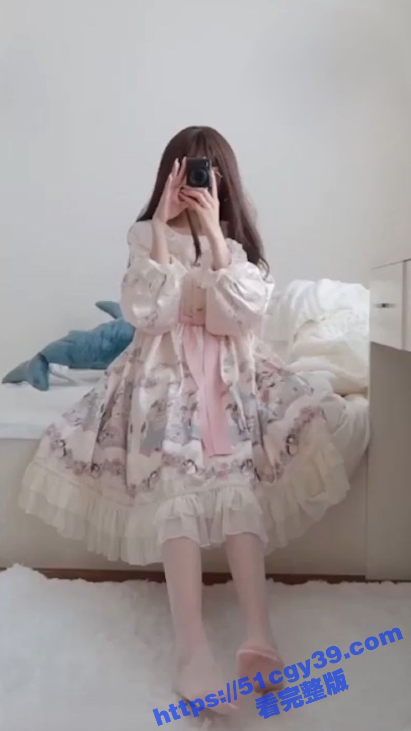 极品萝莉福利姬 仙仙桃 土豪高价定制福利 多套JK制服情趣装私拍 道具自慰更是淫水狂喷! - 51吃瓜网-51吃瓜网