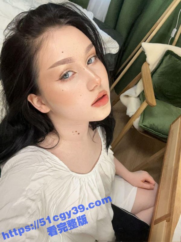 OF肥臀巨乳网黄 Scarletblaze 自慰福利 肛塞撅臀近景揉穴 唯美画面极致诱惑！-51吃瓜网