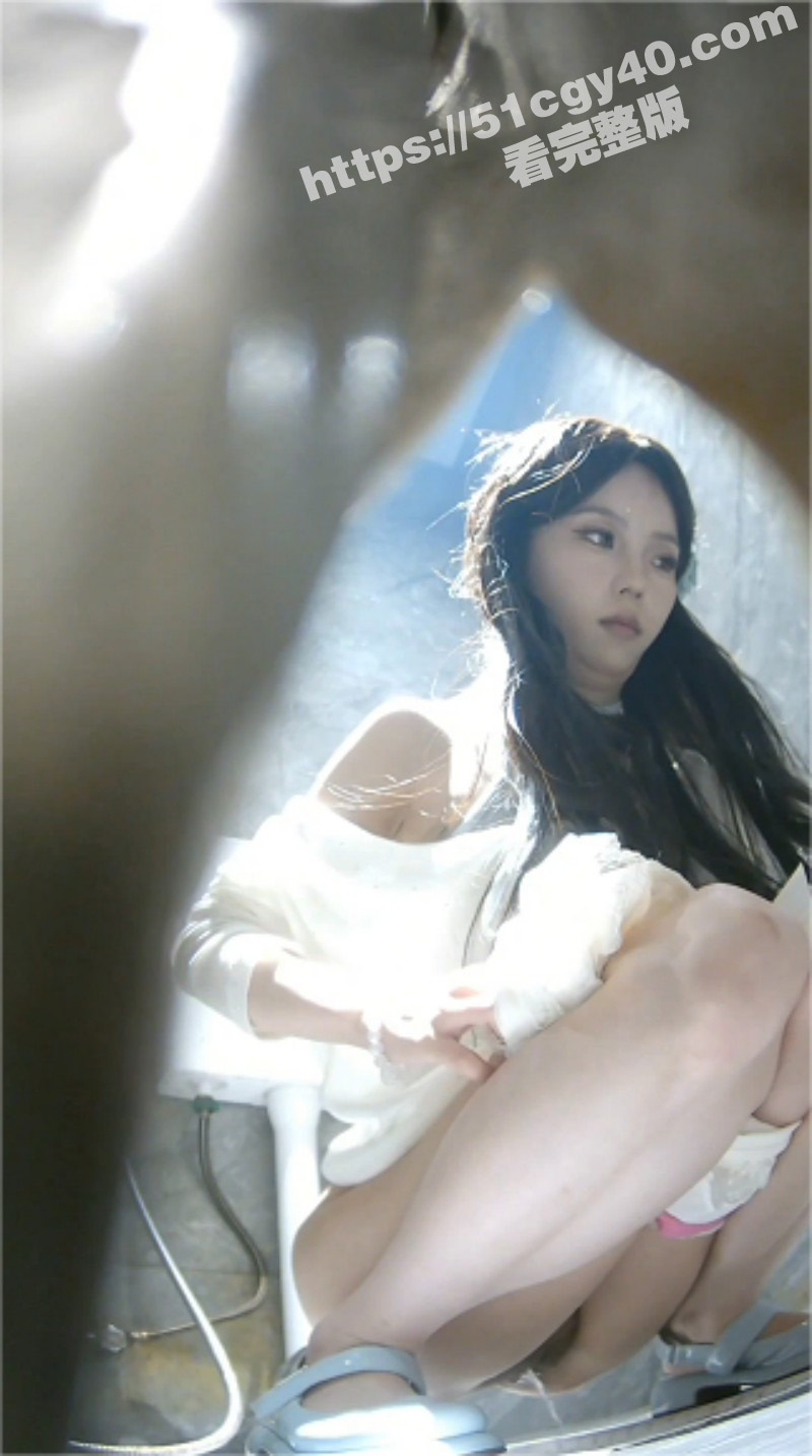 偷拍大神色胆包天 商K厕拍极品气质坐台女 脸穴同框美鲍水润 放尿瞬间精彩无比！ - 51吃瓜网-51吃瓜网