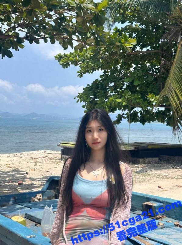 山西清纯女神 王佳慧 被绿帽癖男友泄露性爱视频 情趣装下骚气十足 撕破黑丝猛操 淫荡不堪！-51吃瓜网