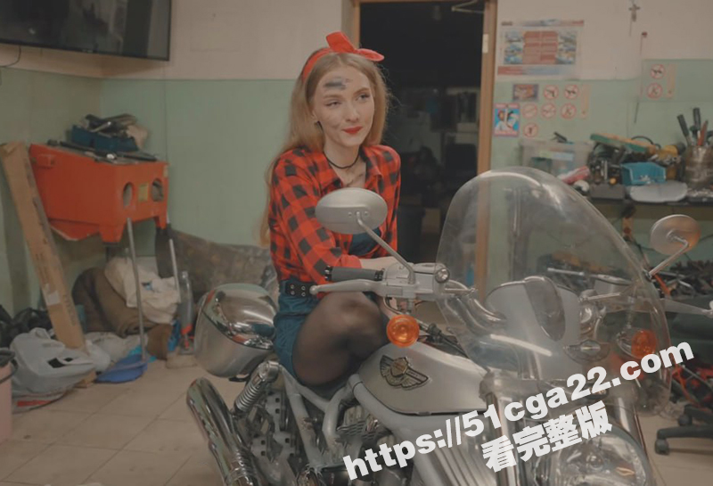 欧美顶级福利姬 DollyRud 修车剧情大片 金发尤物勾引大屌车主 蜜桃臀狂摇后入 无套内射榨干浓精！-51吃瓜网