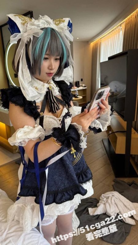 03年魅魔纹Coser 荔枝 漫展被土豪相中 瞒着男友被灌醉后 服侍变态金主一整晚！-51吃瓜网