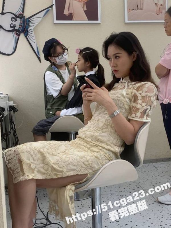 重庆风骚美少妇 李思钰 婚内出轨 被炮友各种爆操 最喜欢口爆吞精！-51吃瓜网